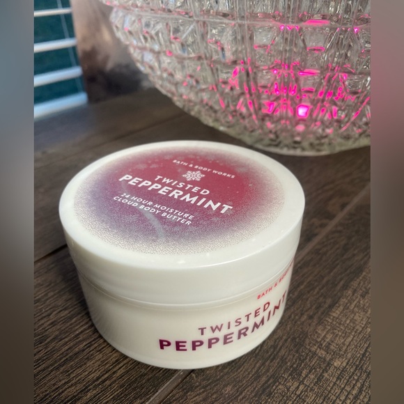Bath & Body Works Twisted Peppermint Cloud Body Butter - Picture 2 of 8